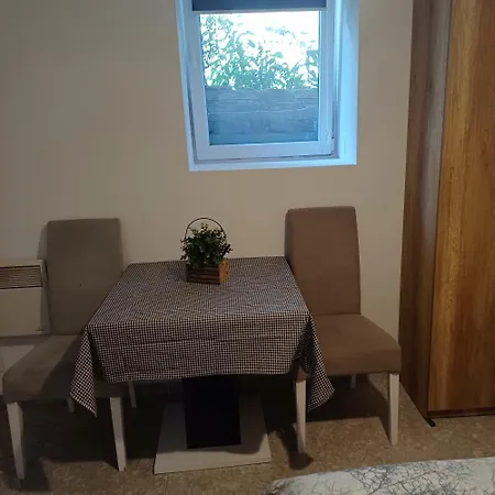 Lela ベオグラード